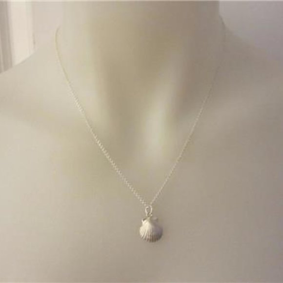 NEW WOMENS HELEN FICALORA SMALL SEASHELL NECKLACE STERLING SILVER (925)-10" - Picture 2 of 3